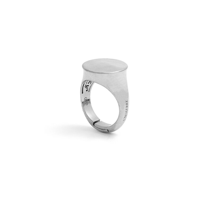 Δαχτυλίδι Uno Aerre ασήμι 925 λευκό με επίπεδο και κυκλικό σχήμα.