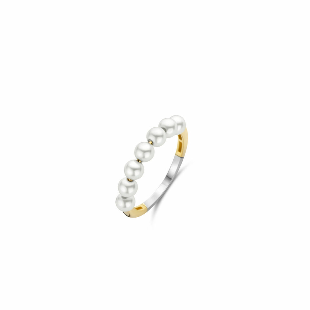 Αυτό το επιχρυσωμένο μαργαριταρένιο δαχτυλίδι TI SENTO - Milano 12284YP έχει μια σειρά από 7 μαργαριταρένιες χάντρες. Αυτό το δαχτυλίδι είναι κατασκευασμένο από ασήμι 925 υψηλής ποιότητας και είναι επιμεταλλωμένο με κίτρινο χρυσό.